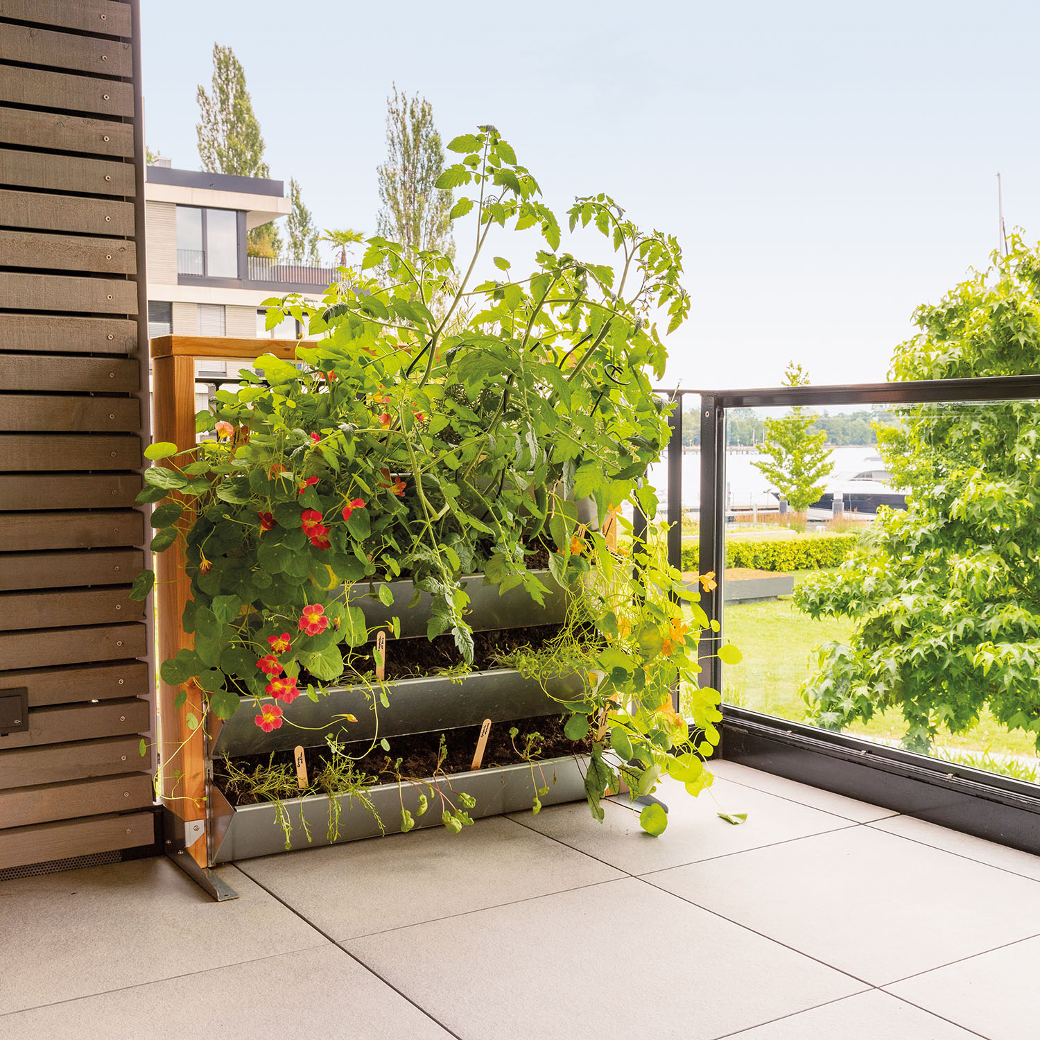 Vertikales Hochbeet INALTO M4 Vertikales Hochbeet INALTO M4